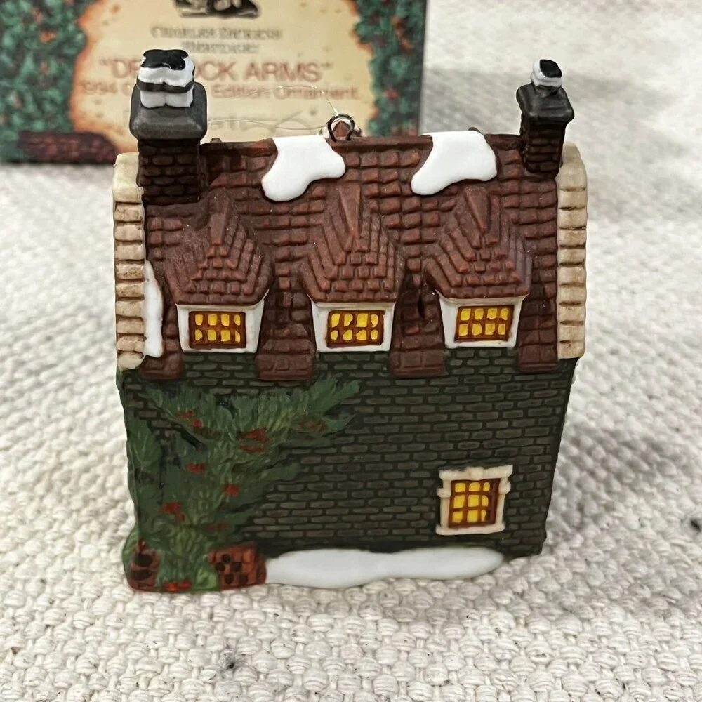 Dept 56 Charles Dickens Heritage Dedlock Arms 1994 Collectors Ornament in Box